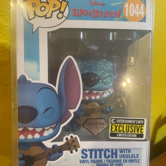 Funko Pop - Stitch With Ukulele #1044 [Diamond Collection] [Entertainment Earth] - Picture 2 of 7